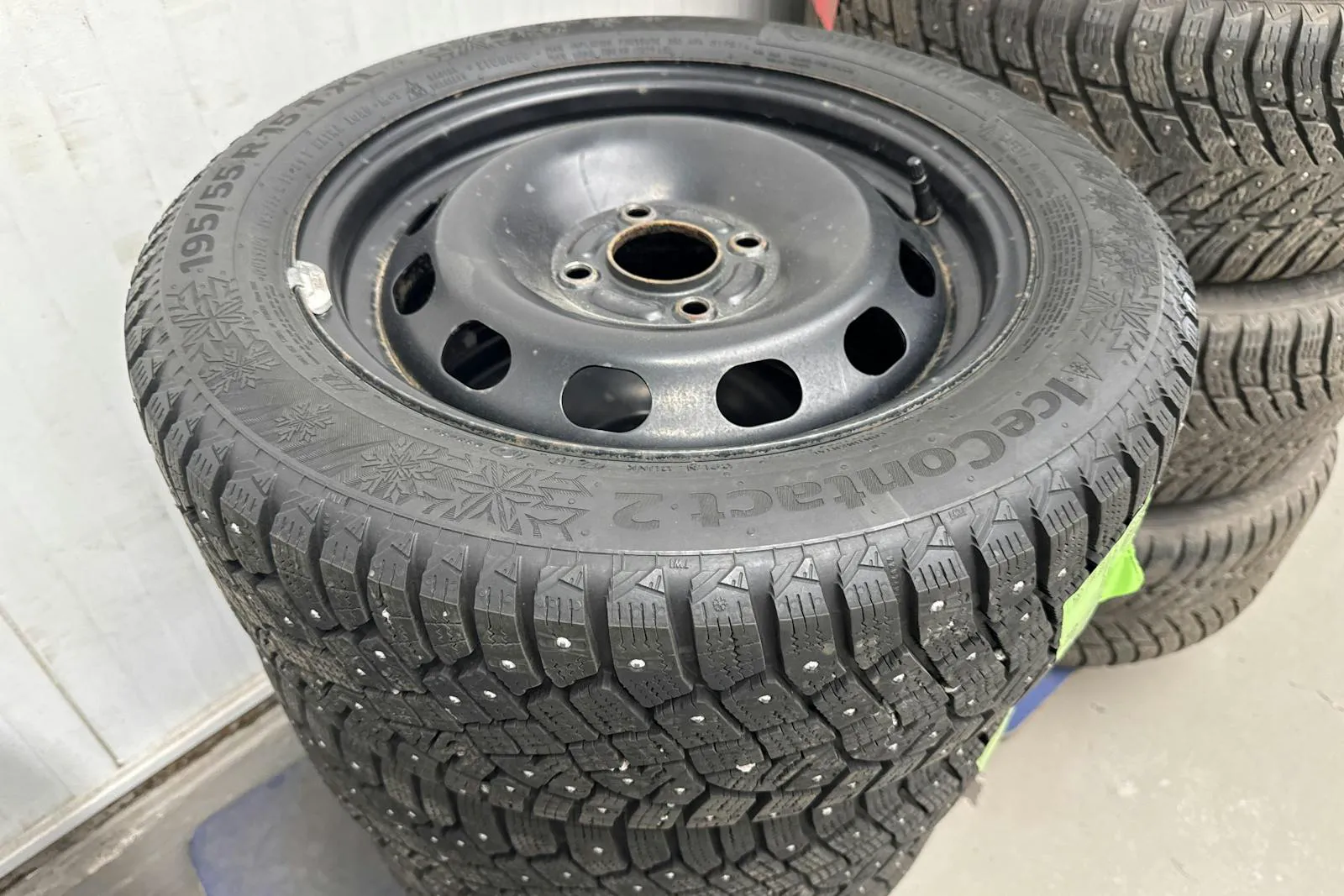 Vehicle image 14