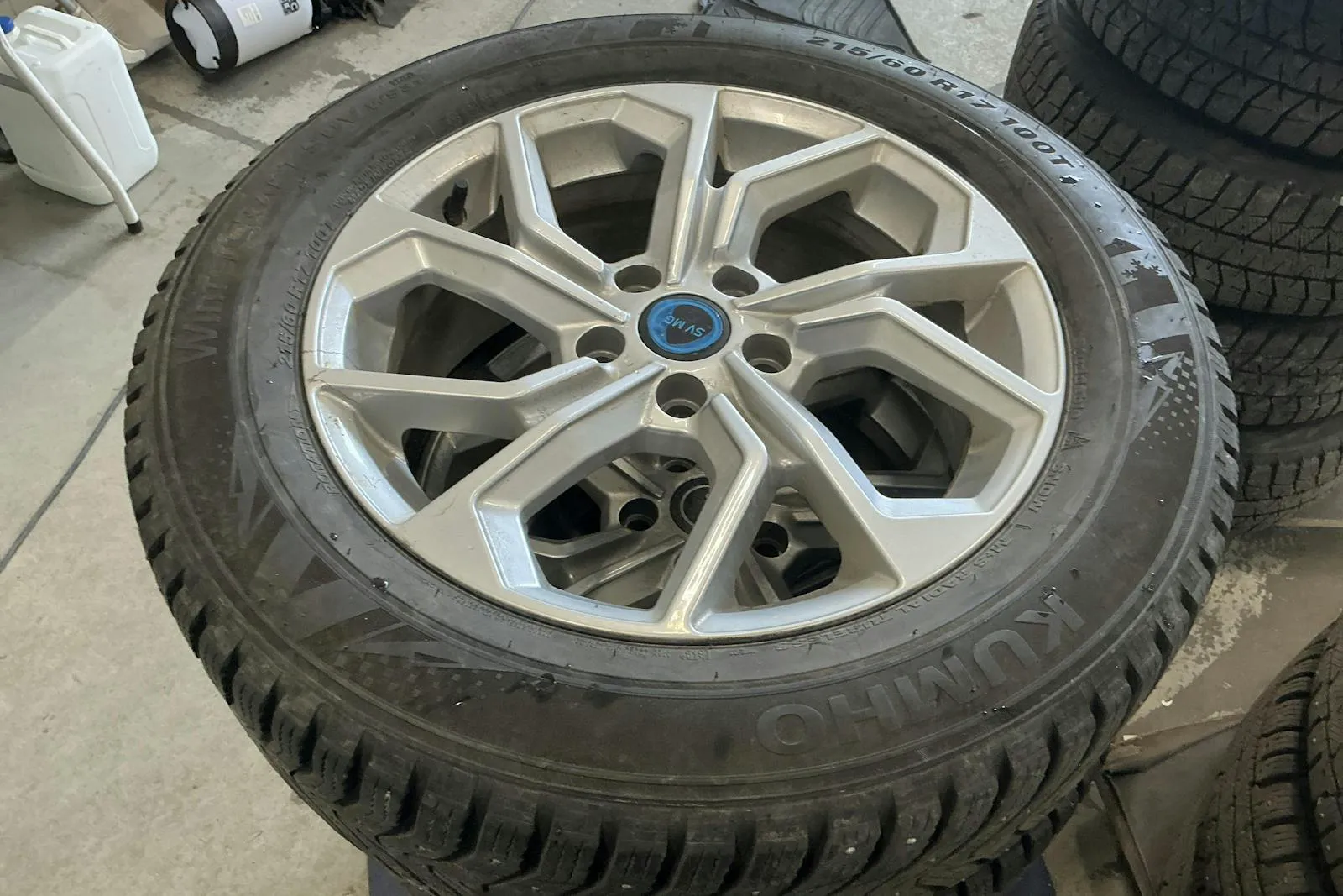 Vehicle image 17