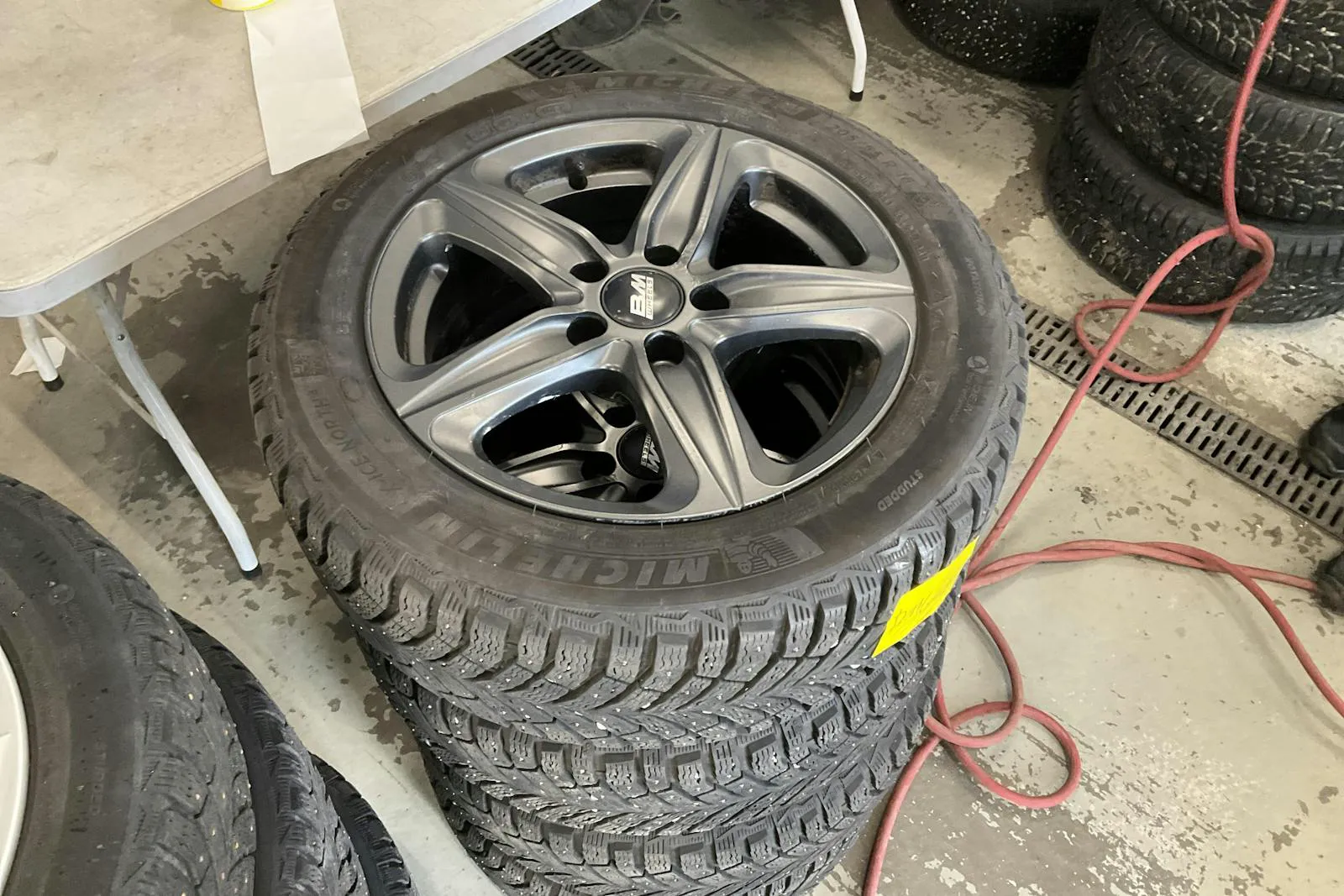 Vehicle image 16