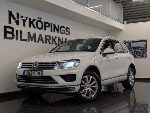 Volkswagen Touareg 3.0 V6 4Motion TipTronic Värmare Kamera Skinn Drag V-hj - 2016