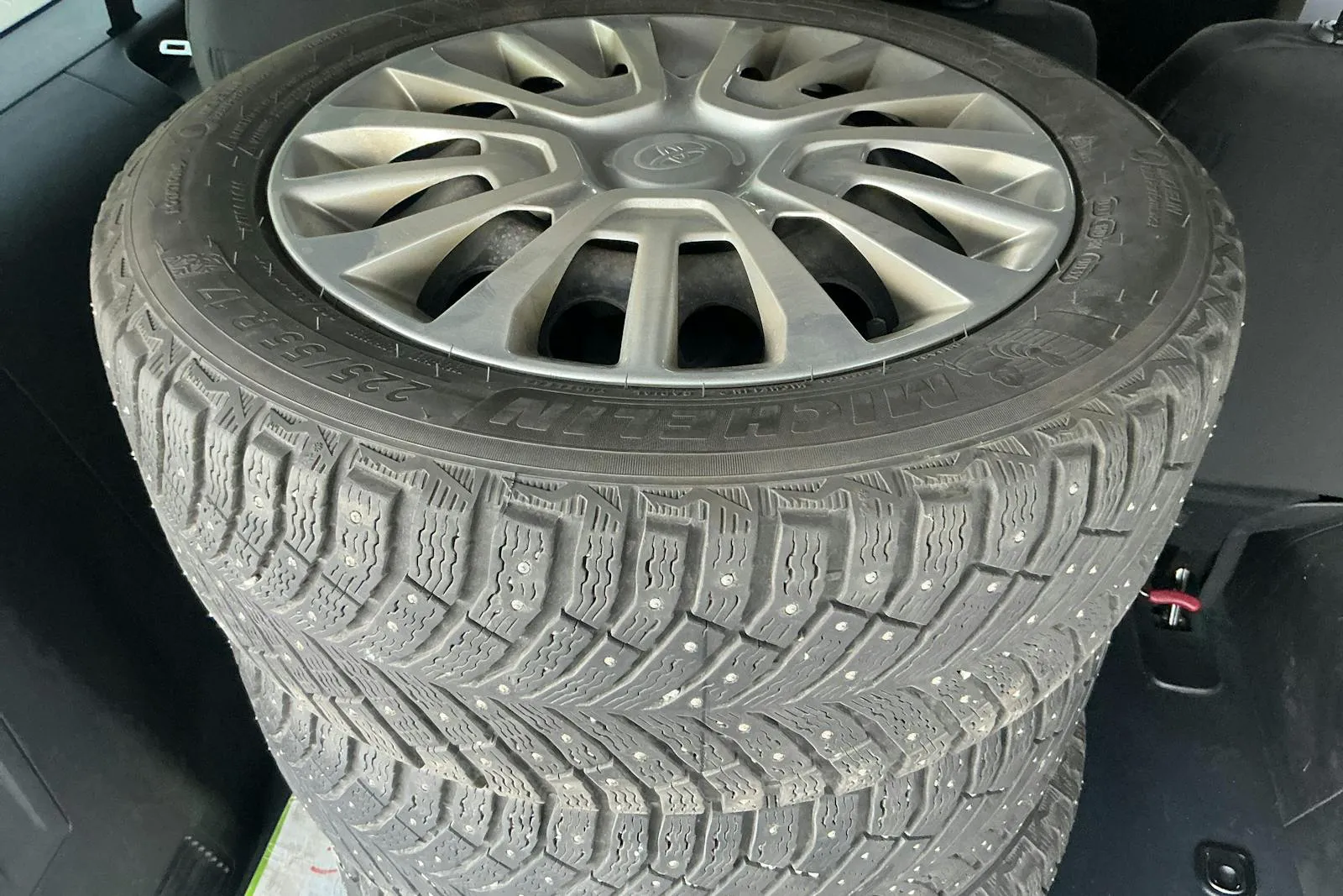 Vehicle image 13