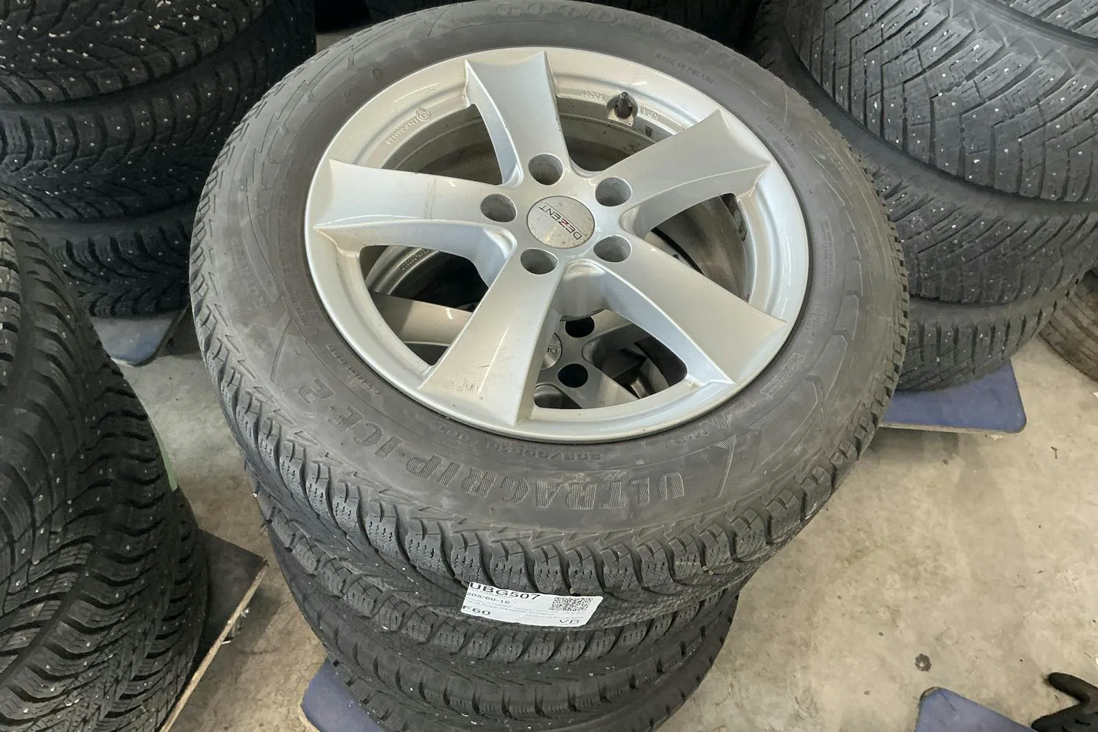 Vehicle image 13