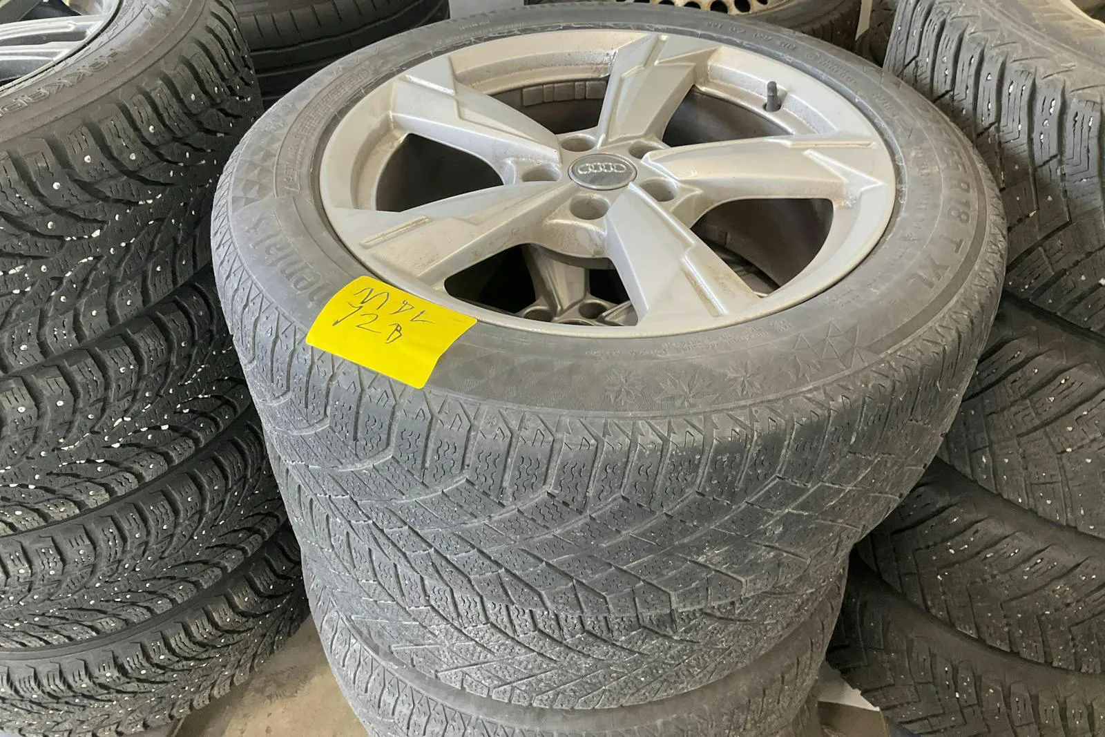 Vehicle image 15