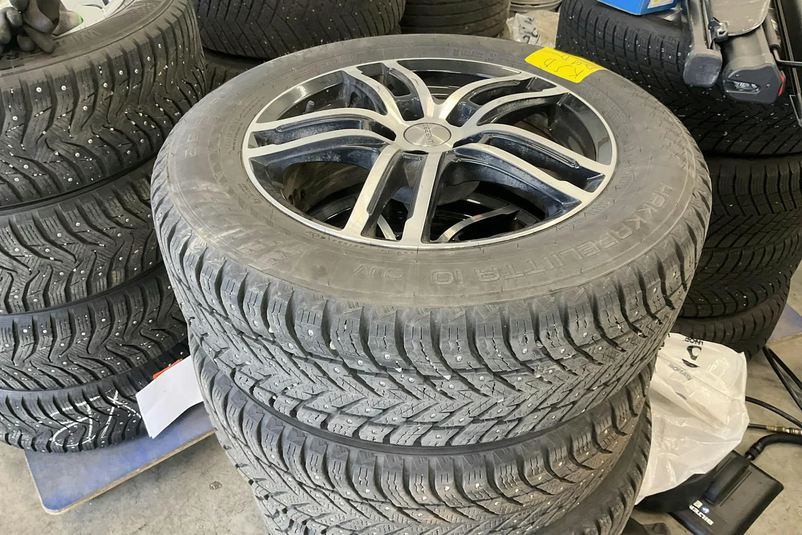 Vehicle image 15