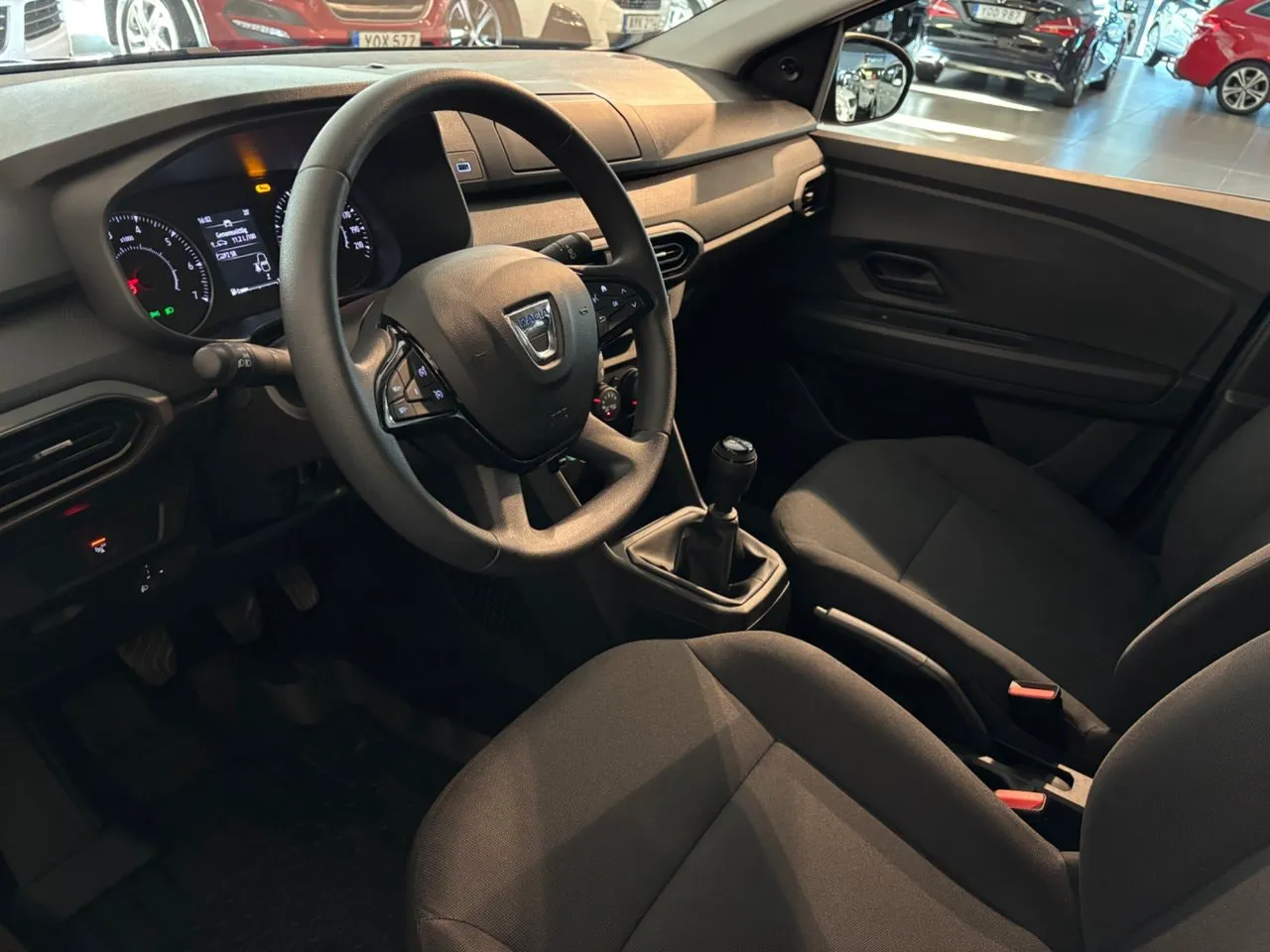 Vehicle image 4