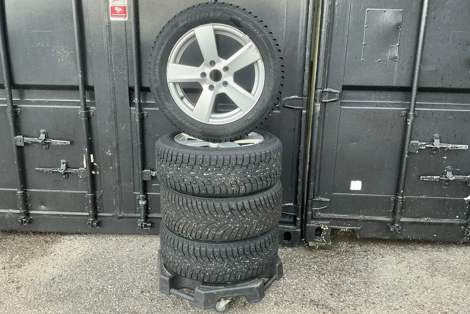 Vehicle image 15