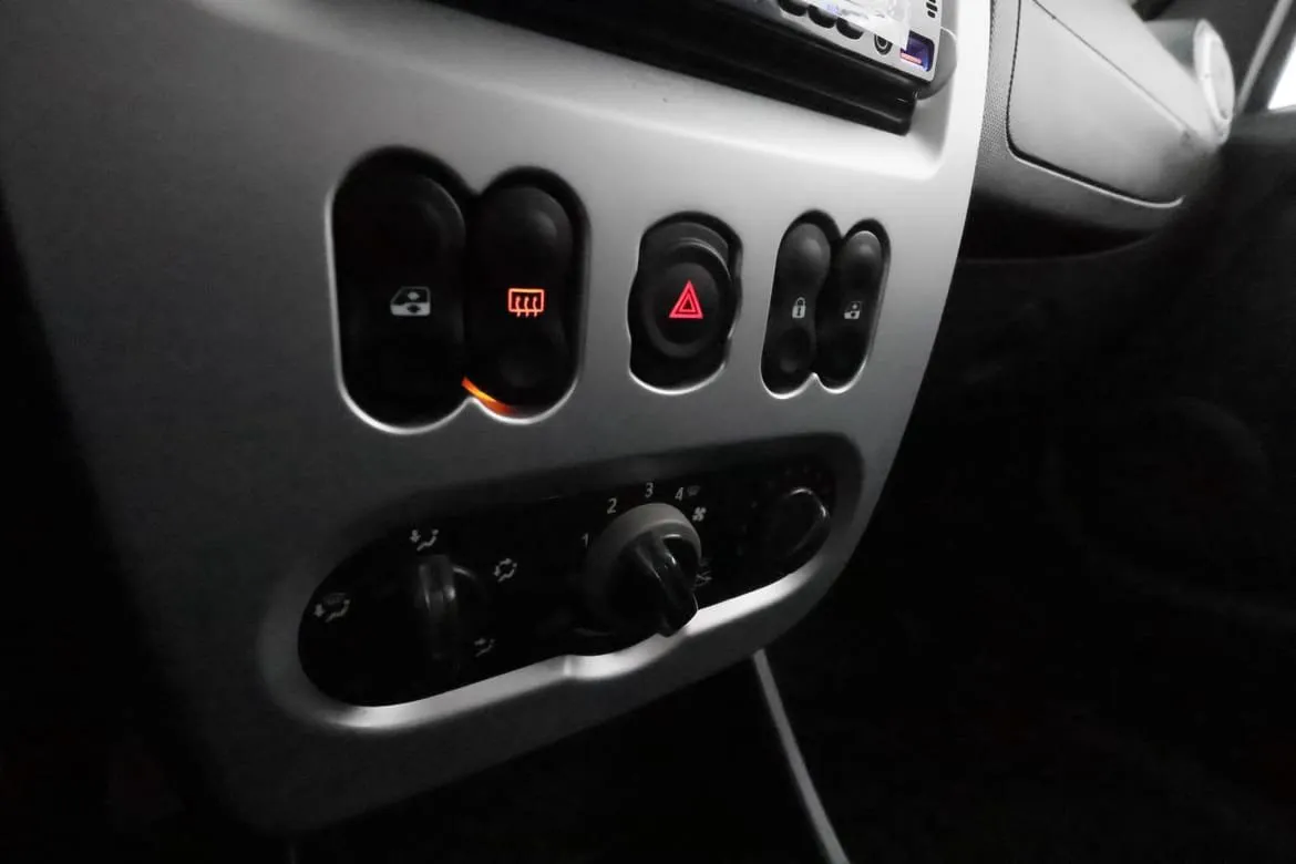 Vehicle image 18