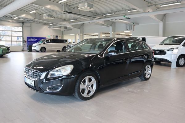 Volvo V60 D3 136hk Momentum *Drag, V-hjul* - 2013