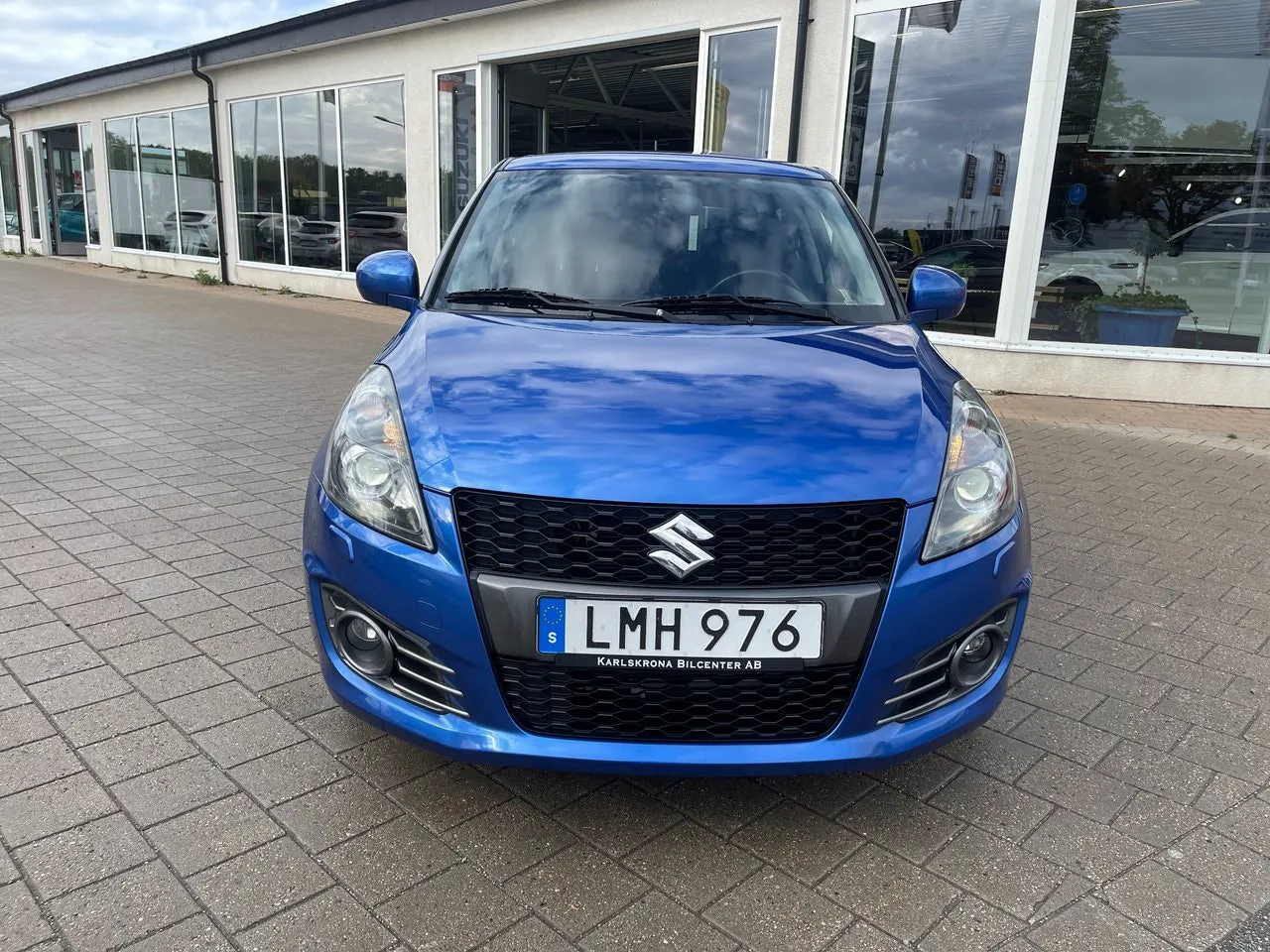 Vehicle image 1