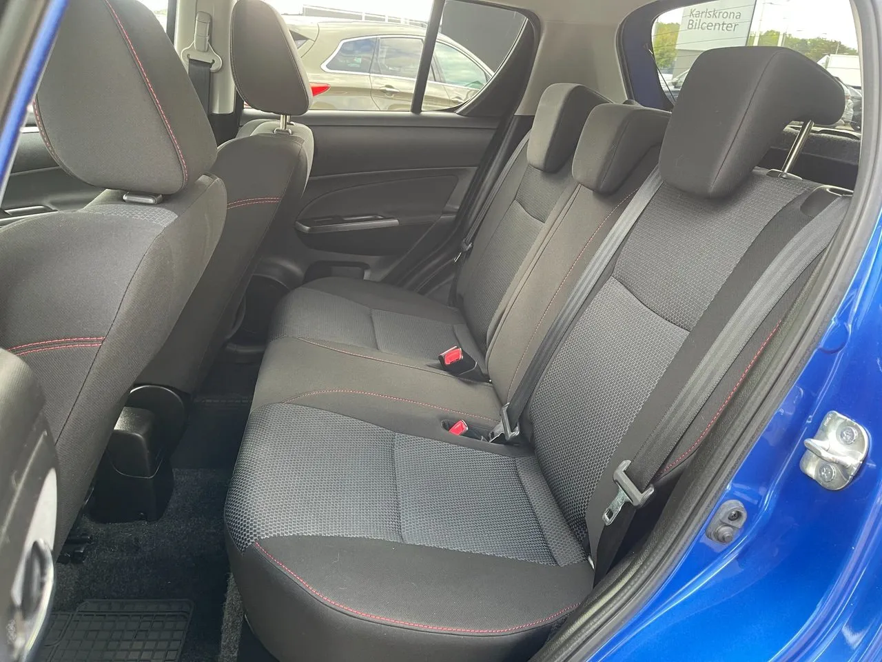 Vehicle image 15