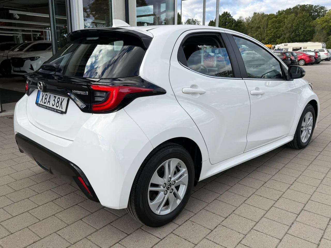Vehicle image 3