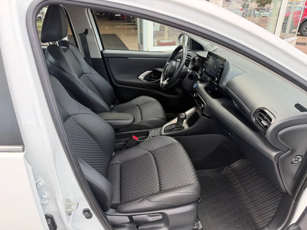 Vehicle image 8