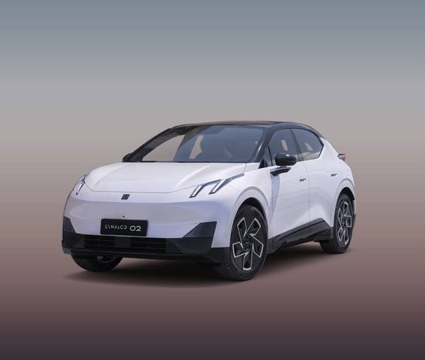 Lynk & Co 02 CORE| EV 435 km Räckvidd | Dragvikt 1600kg - 2027