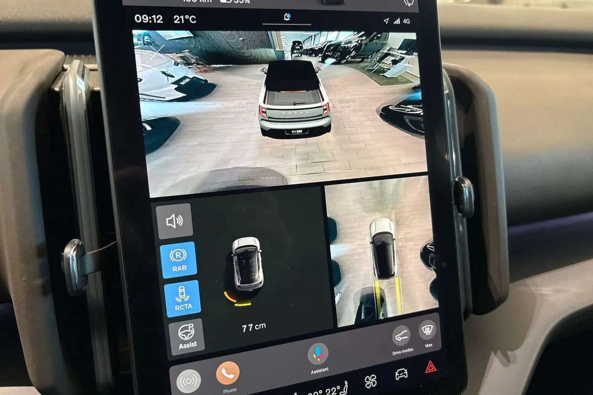 Vehicle image 18