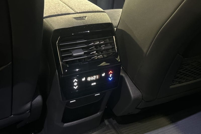Peugeot e-5008 bild 23