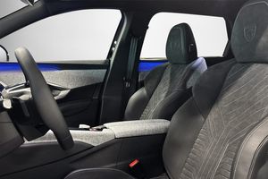 Peugeot e-5008 bild 7