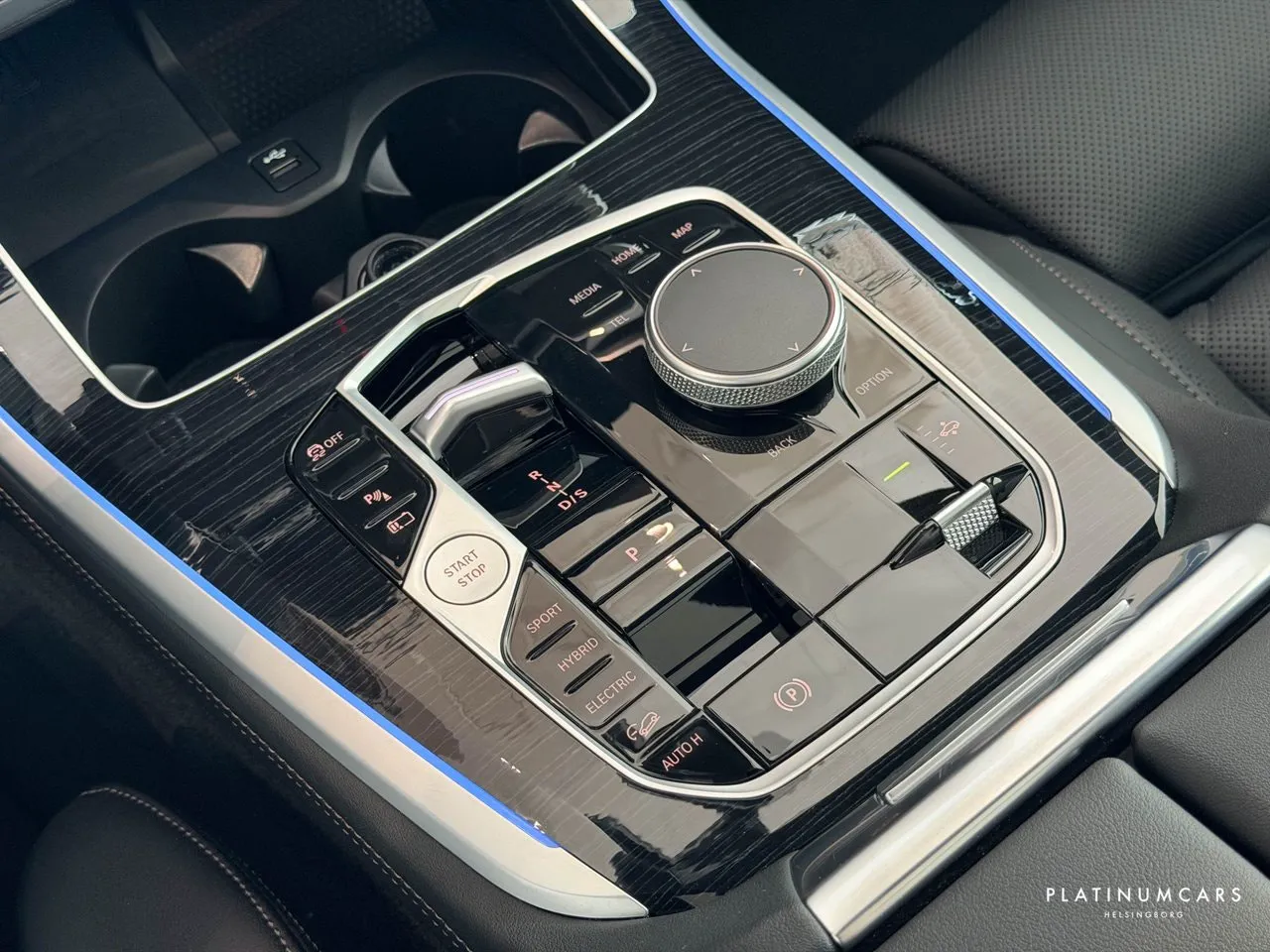 Vehicle image 14