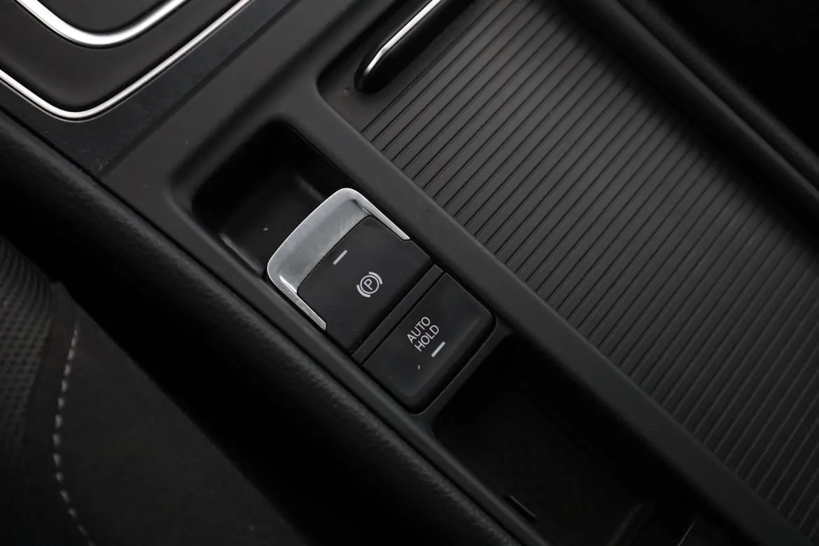 Vehicle image 28