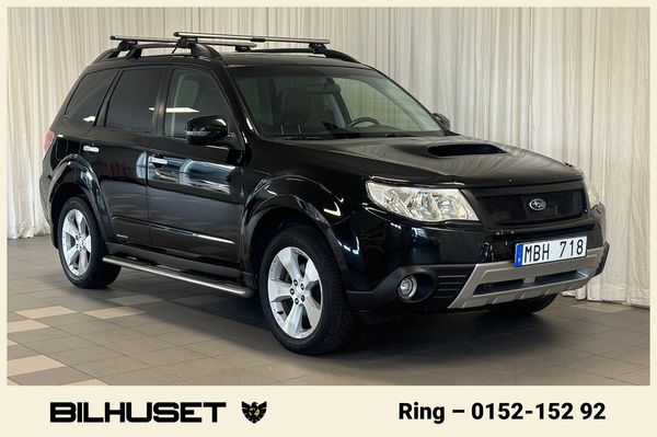 Subaru Forester 2.0 4WD SUMMIT DRAG LÄDER PANO - 2011