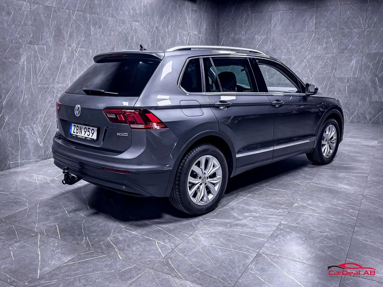 Vehicle image 6