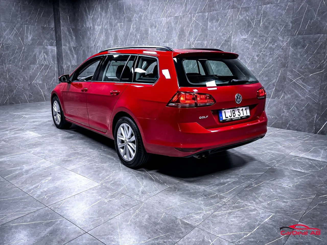 Vehicle image 4