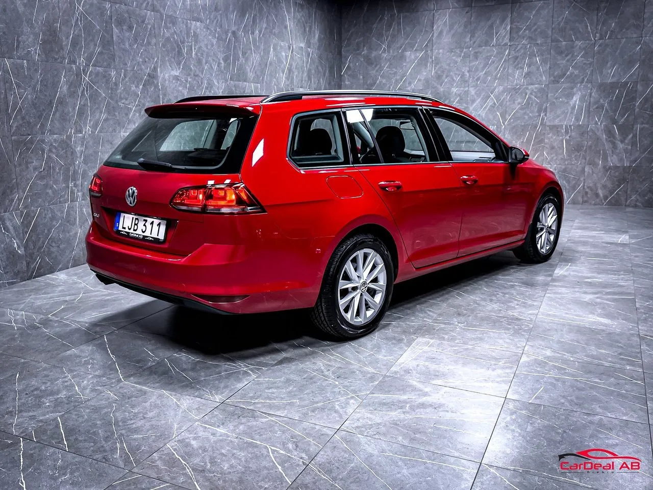 Vehicle image 6