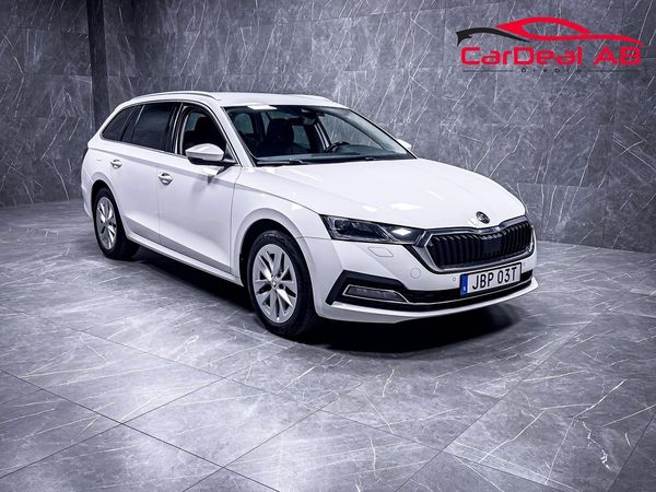 Skoda Octavia Kombi iV Cockpit Värmare Kamera Ambient CarPlay MOMS - 2022