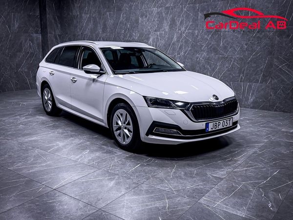 Skoda Octavia Kombi iV Cockpit Värmare Kamera Ambient CarPlay MOMS - 2022