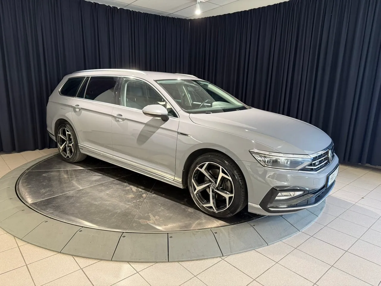 Vehicle image 7