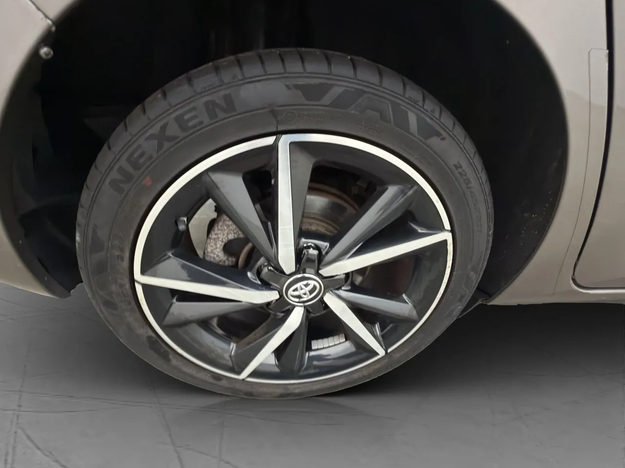 Vehicle image 30
