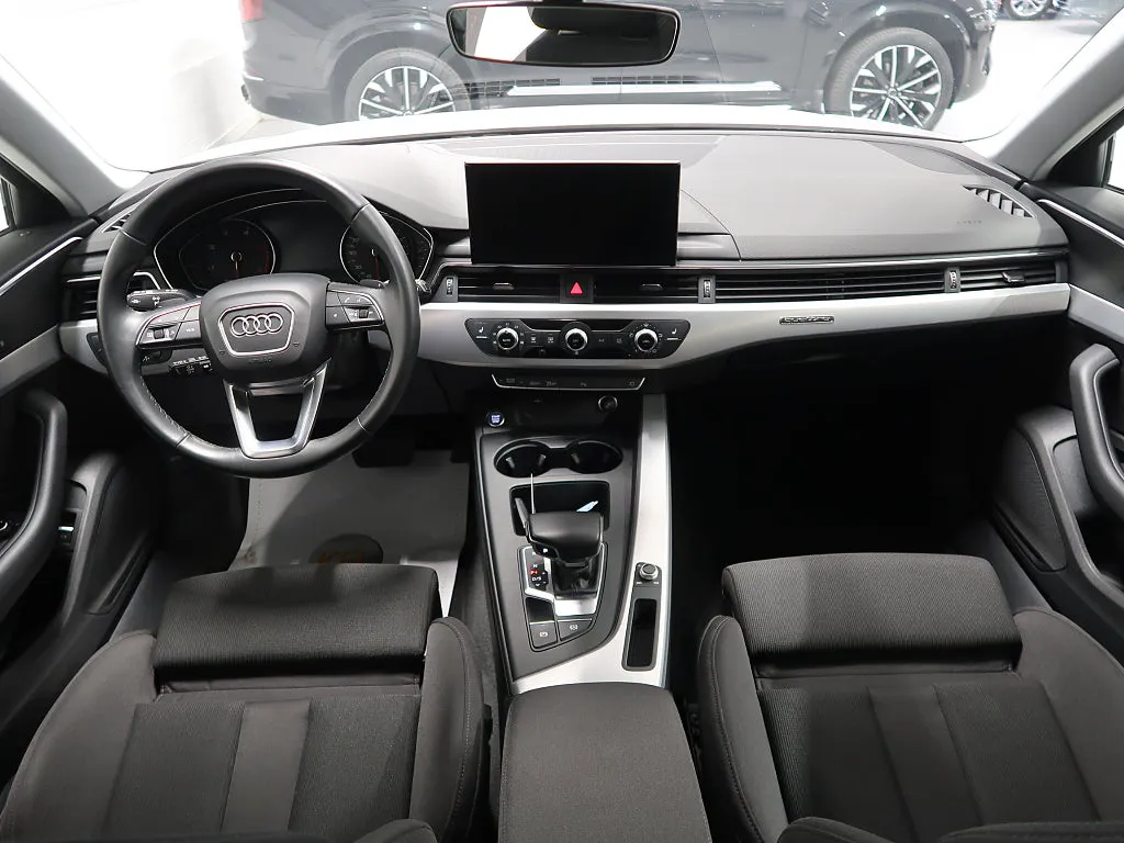 Vehicle image 18