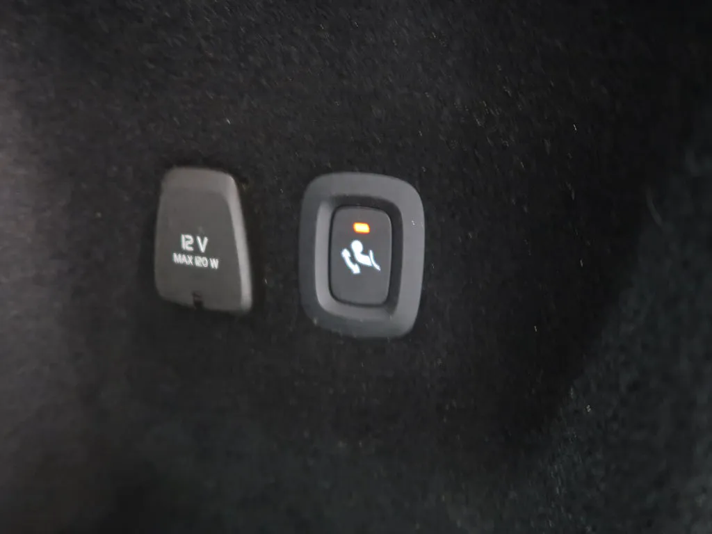 Vehicle image 34