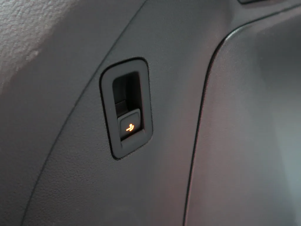 Vehicle image 34