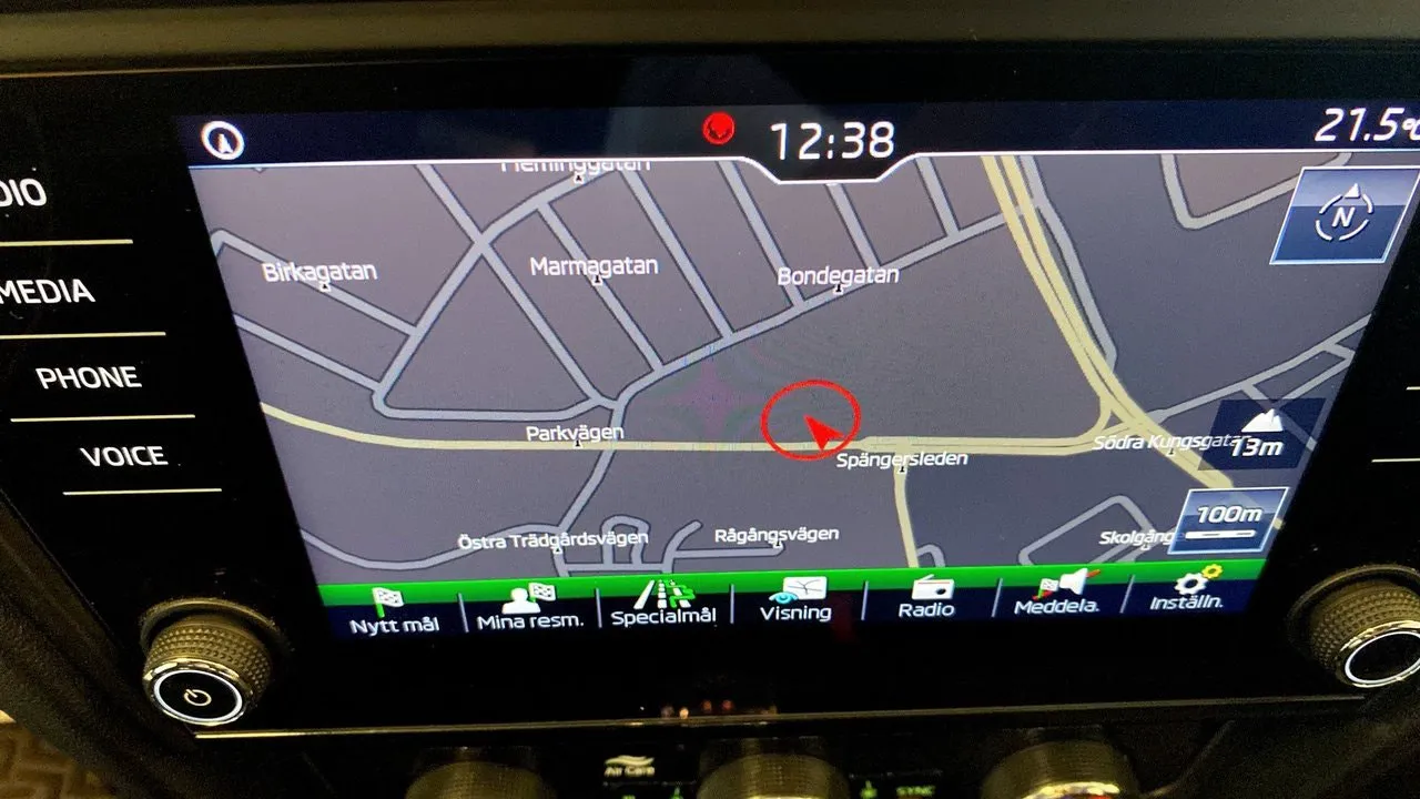 Vehicle image 13