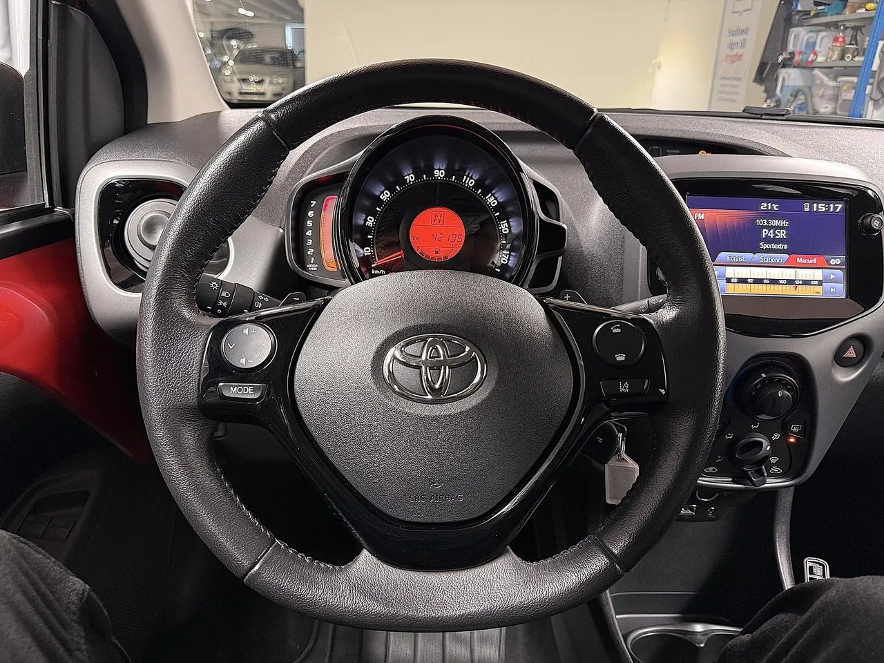 Vehicle image 11