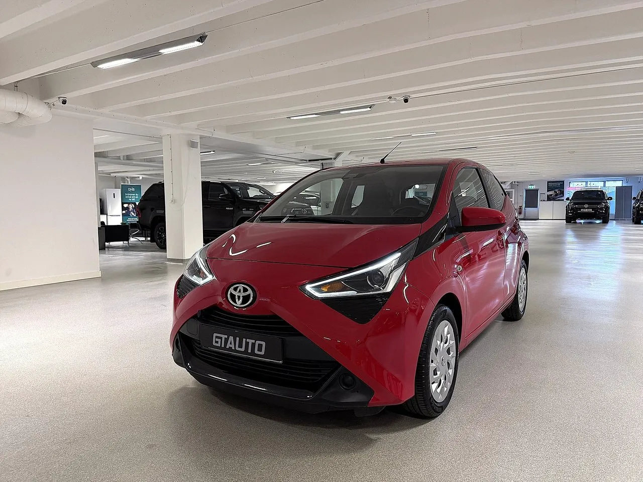 Vehicle image 8