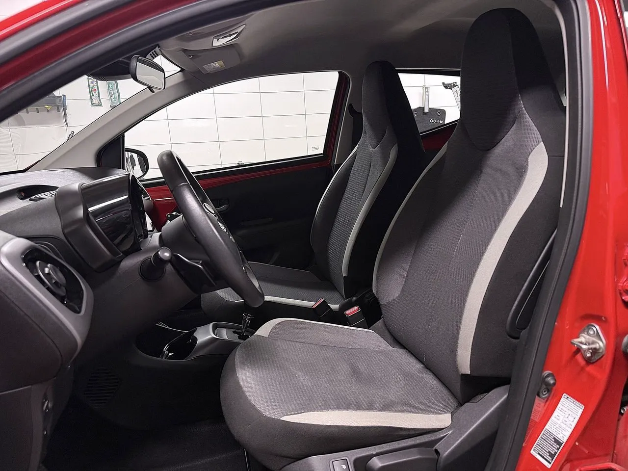 Vehicle image 21