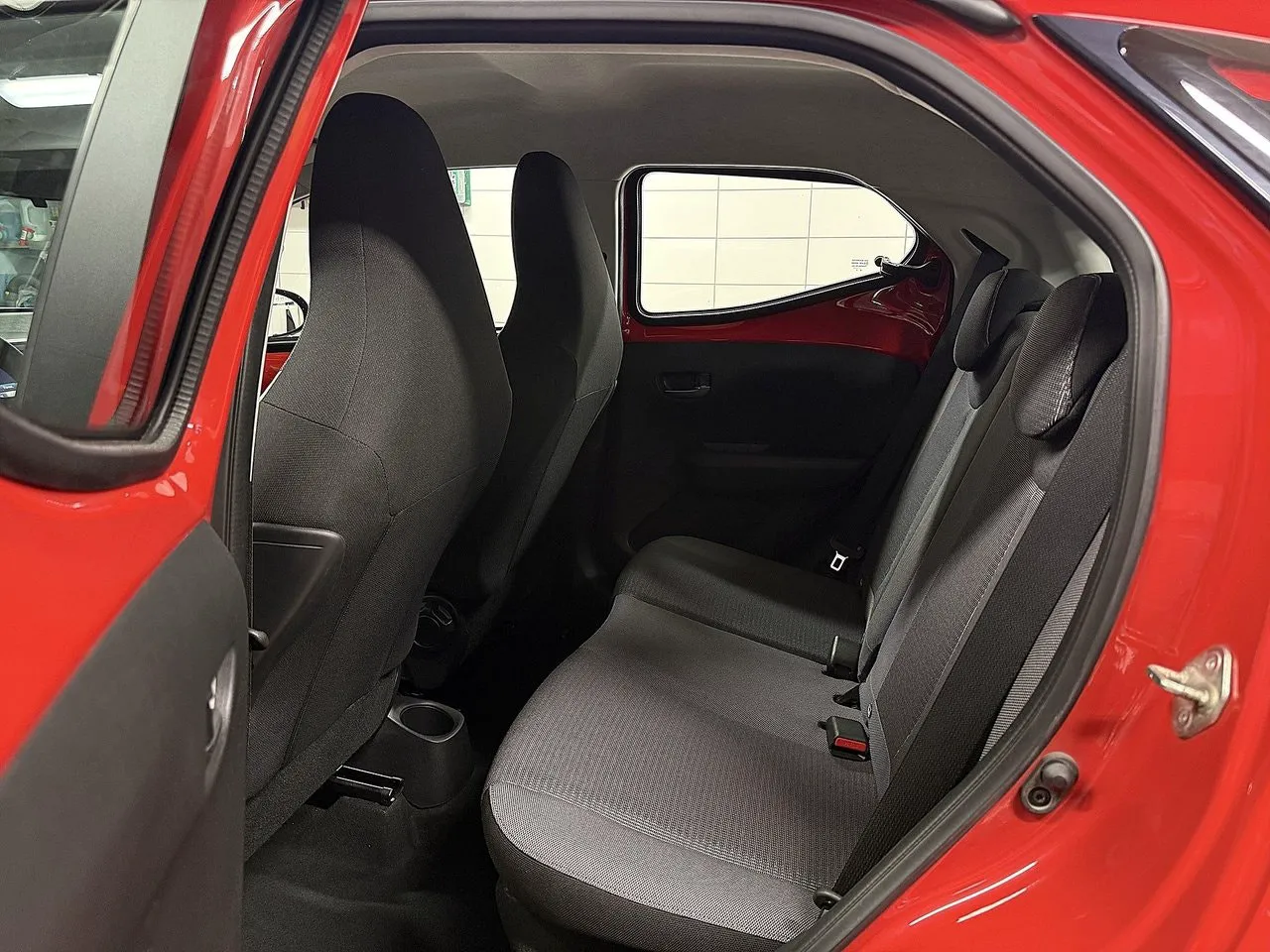 Vehicle image 23