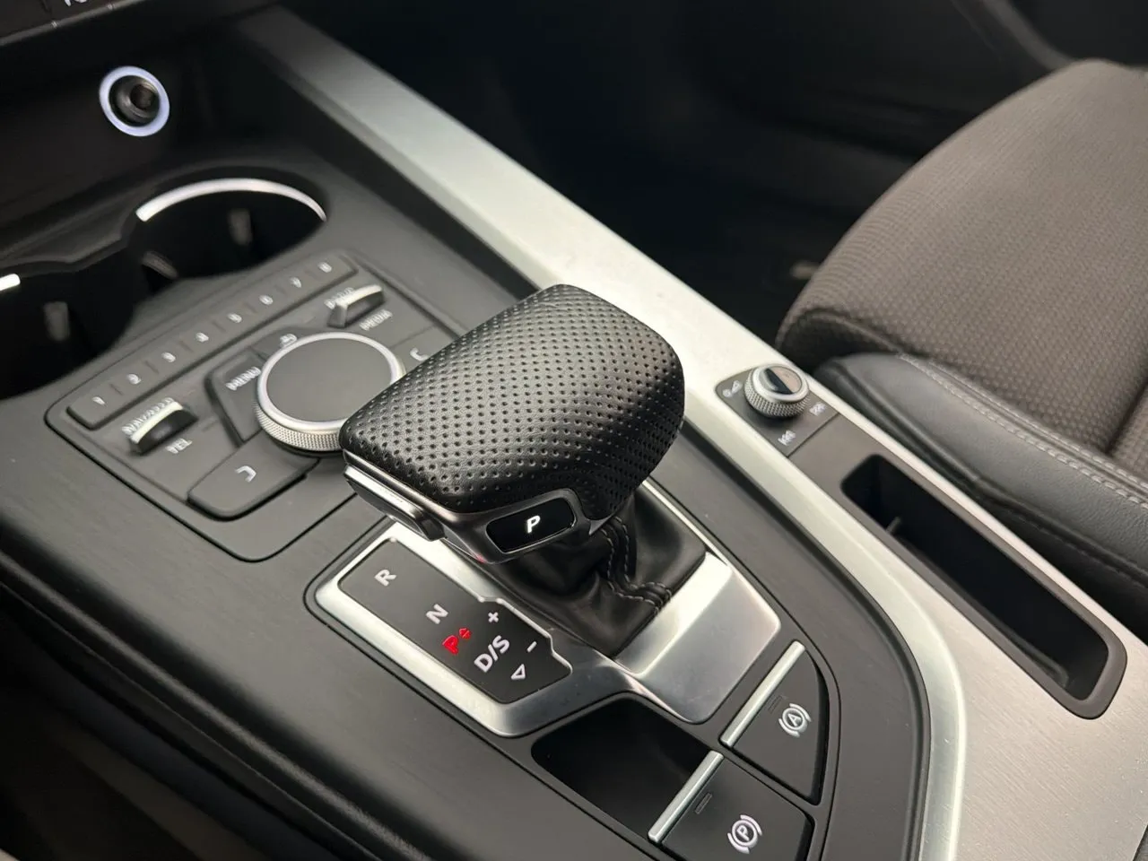 Vehicle image 23