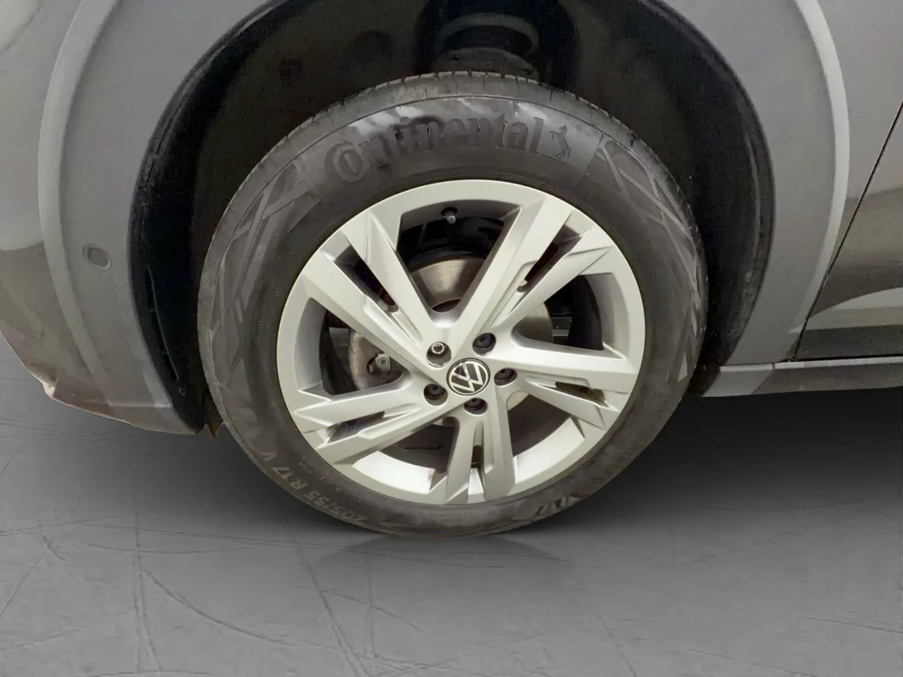 Vehicle image 28
