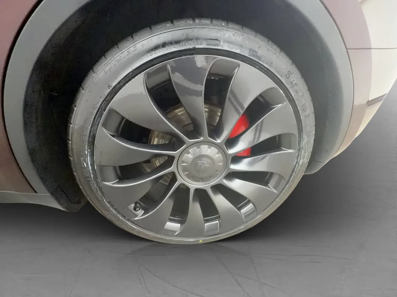 Vehicle image 32