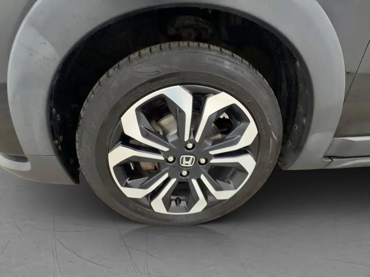 Vehicle image 30