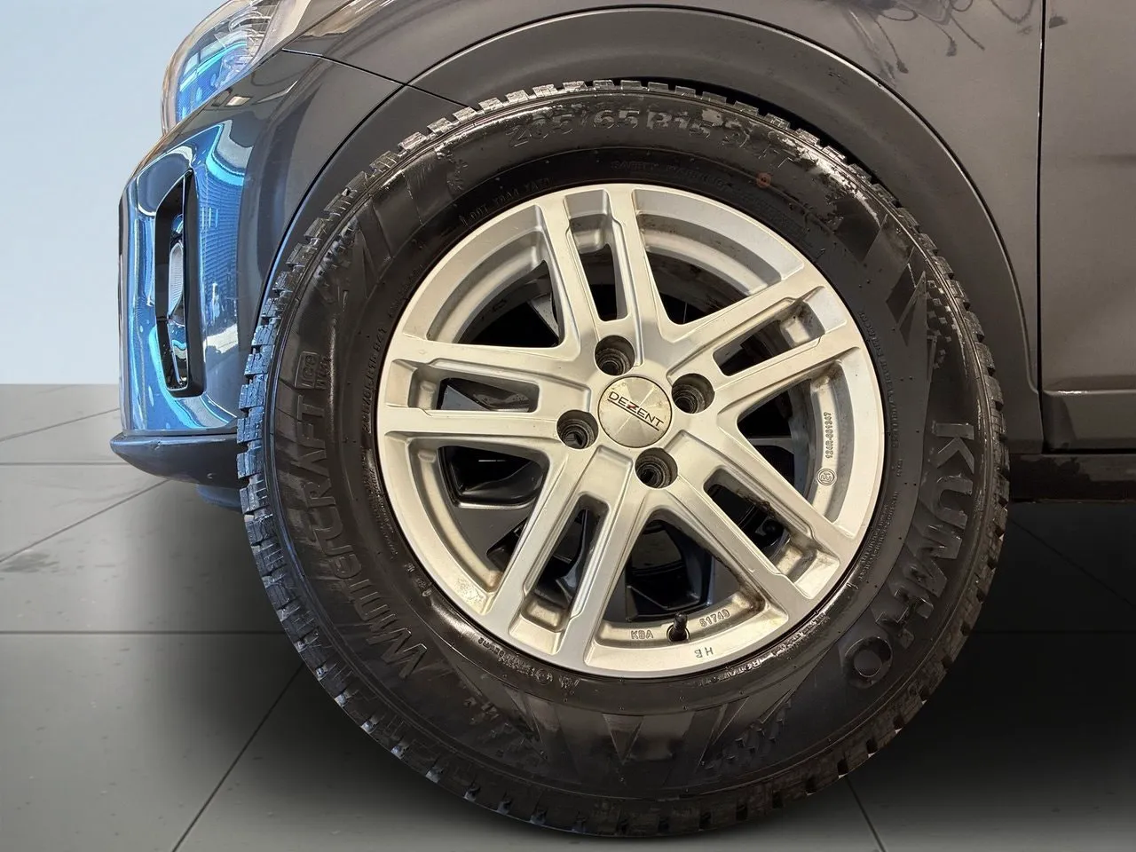 Vehicle image 13