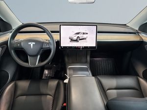 Tesla Model Y bild 8