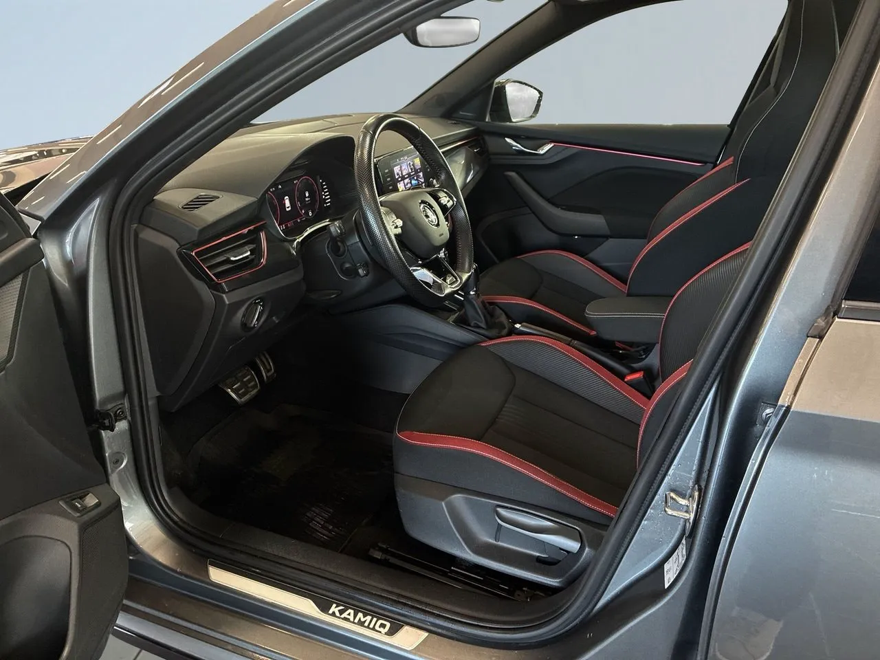 Vehicle image 6