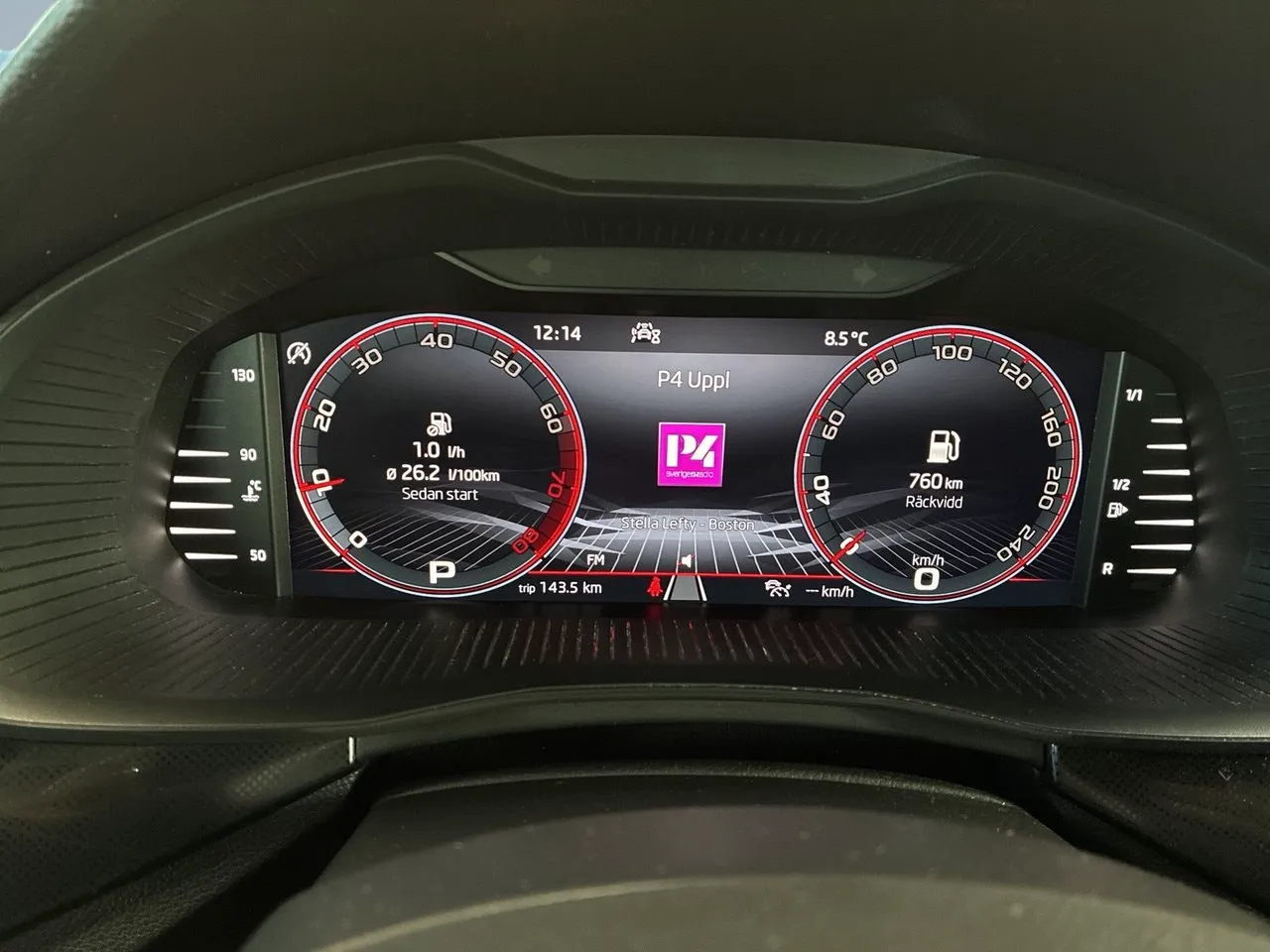 Vehicle image 14