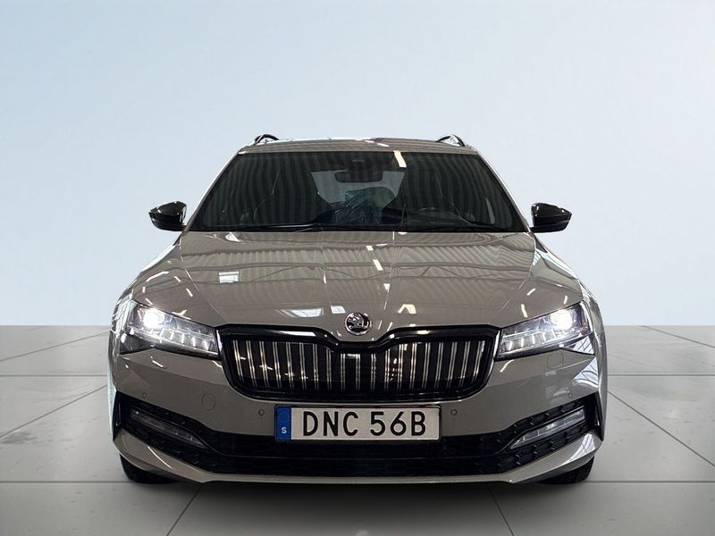 Skoda Superb bild 2