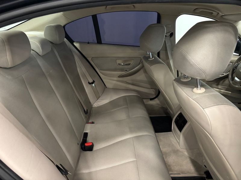 BMW 320 bild 10