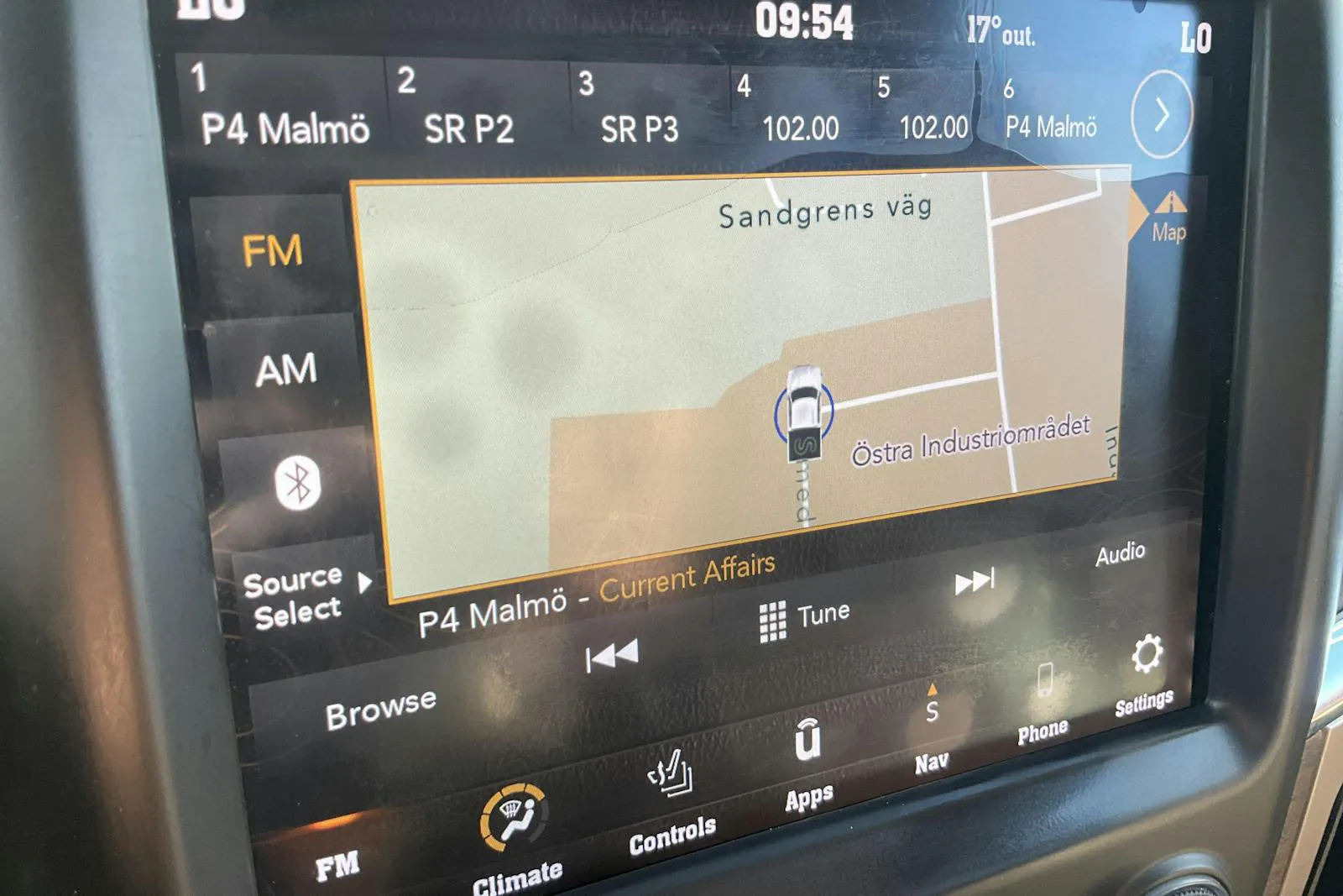 Vehicle image 10