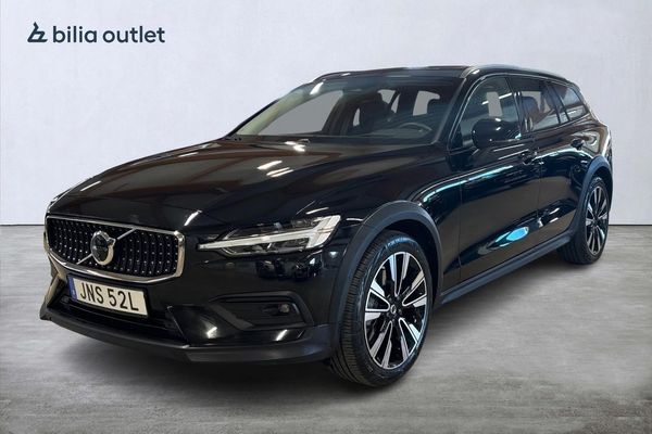 Volvo V60 Cross Country B5 AWD Ultimate / Panorama / 360-kamera / Head-Up / H/K - 2024